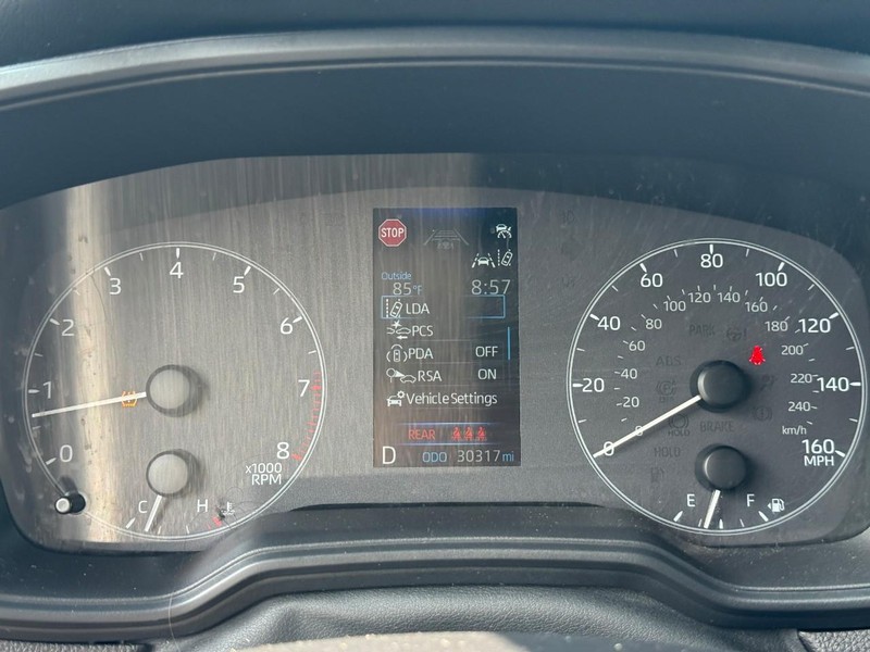 Toyota Corolla Vehicle Full-screen Gallery Image 20