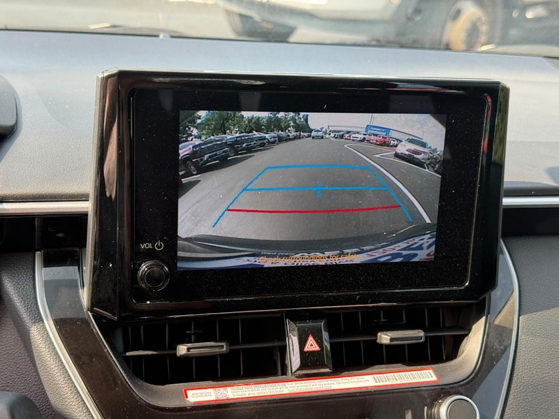 Toyota Corolla Vehicle Full-screen Gallery Image 22