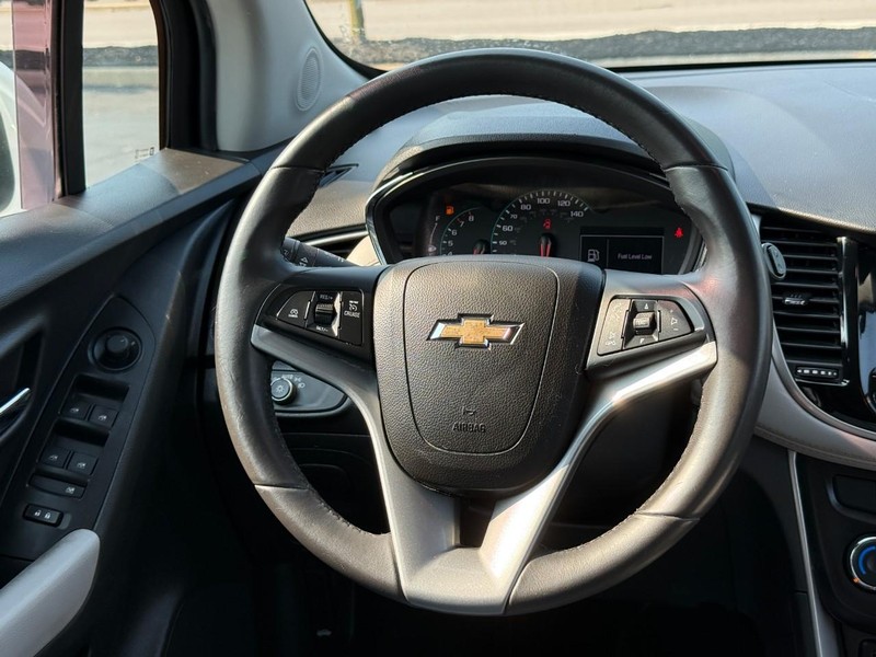 Chevrolet Trax Vehicle Full-screen Gallery Image 12