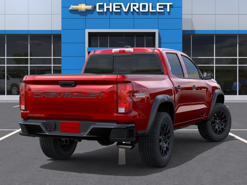 Chevrolet Colorado Vehicle Full-screen Gallery Image 4