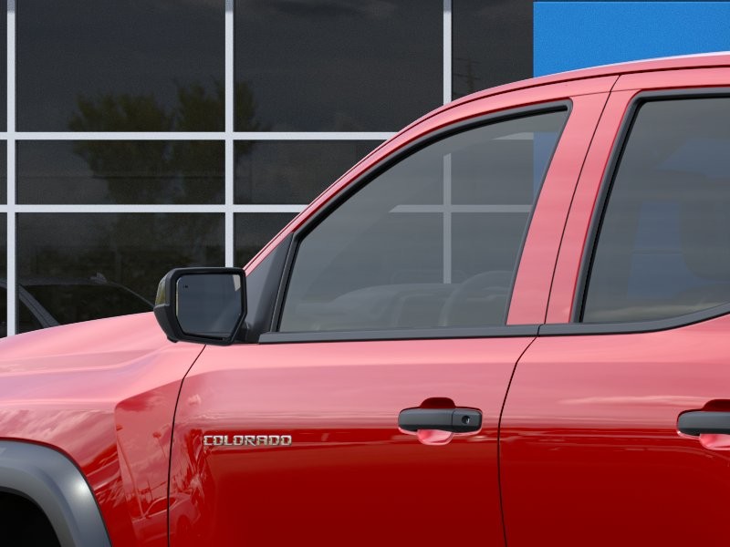 Chevrolet Colorado Vehicle Full-screen Gallery Image 12