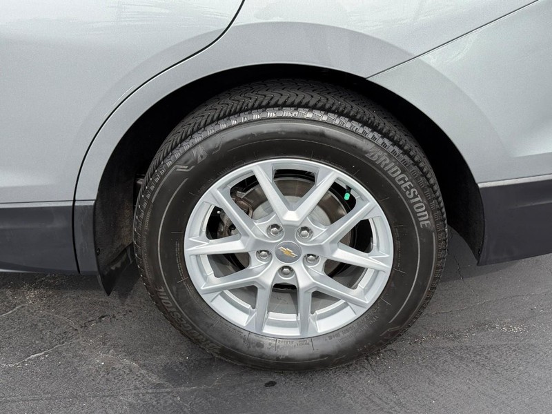 Chevrolet Equinox Vehicle Full-screen Gallery Image 4