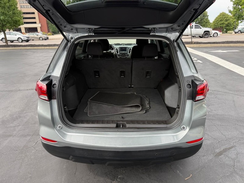 Chevrolet Equinox Vehicle Full-screen Gallery Image 6