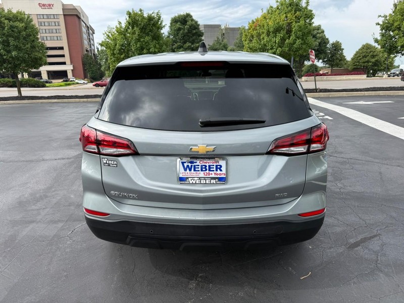 Chevrolet Equinox Vehicle Full-screen Gallery Image 7