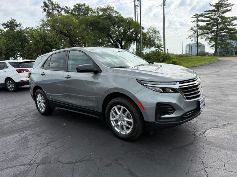 Chevrolet Equinox Vehicle Full-screen Gallery Image 9
