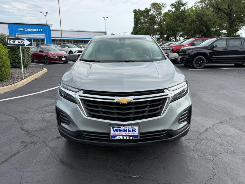 Chevrolet Equinox Vehicle Full-screen Gallery Image 10