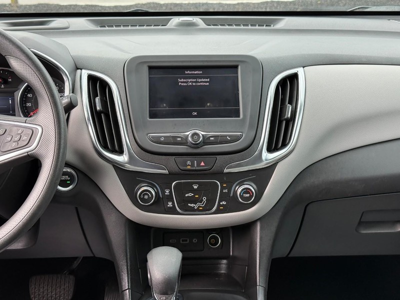 Chevrolet Equinox Vehicle Full-screen Gallery Image 14