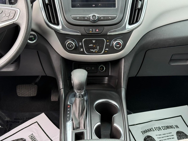 Chevrolet Equinox Vehicle Full-screen Gallery Image 15