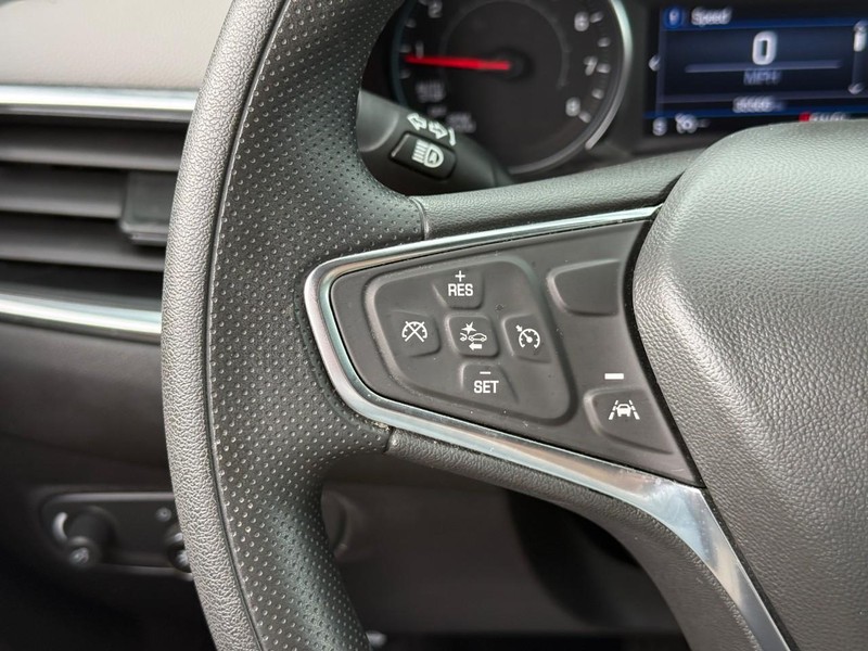 Chevrolet Equinox Vehicle Full-screen Gallery Image 19