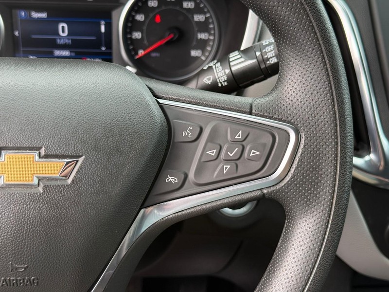 Chevrolet Equinox Vehicle Full-screen Gallery Image 20