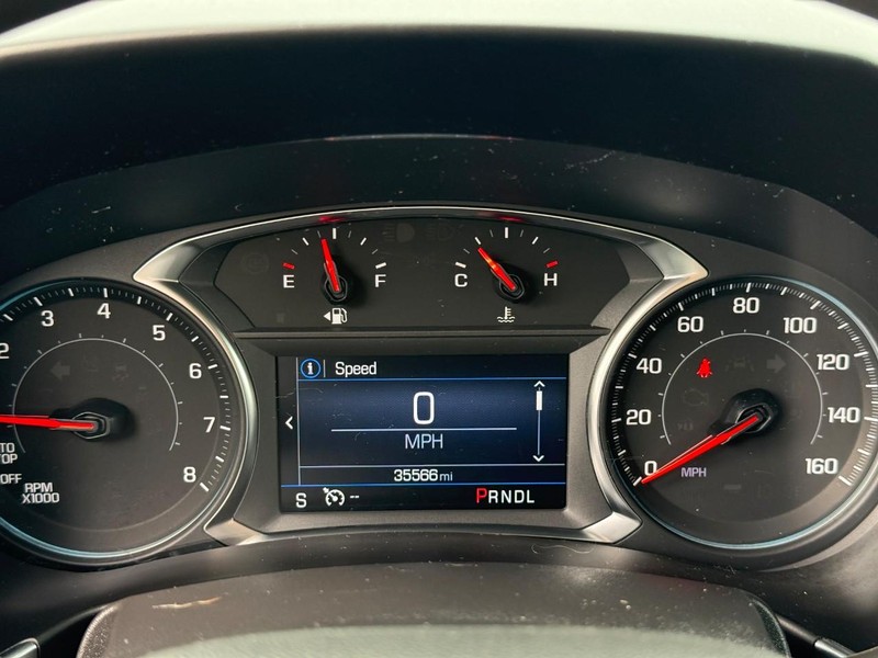 Chevrolet Equinox Vehicle Full-screen Gallery Image 21