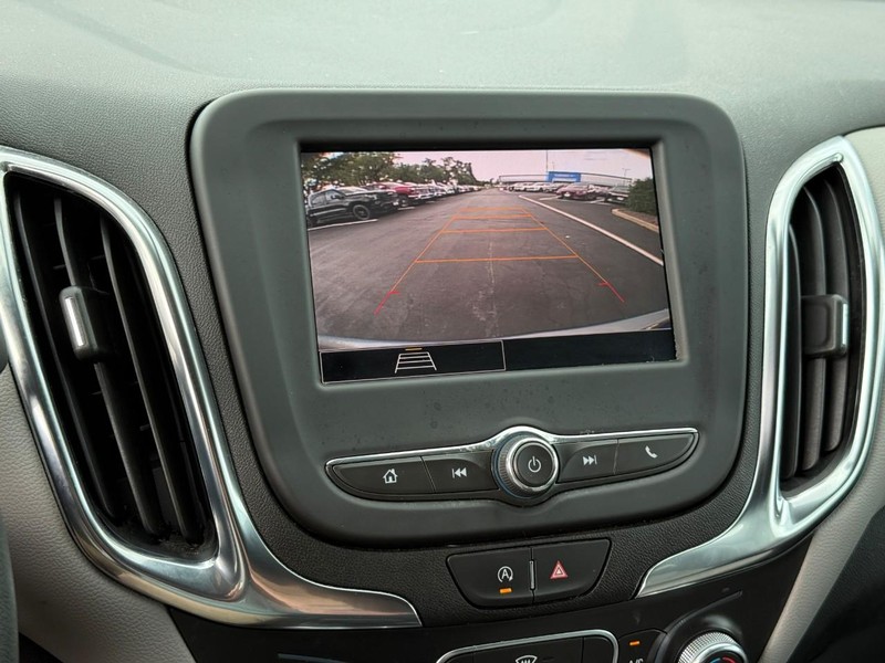 Chevrolet Equinox Vehicle Full-screen Gallery Image 22