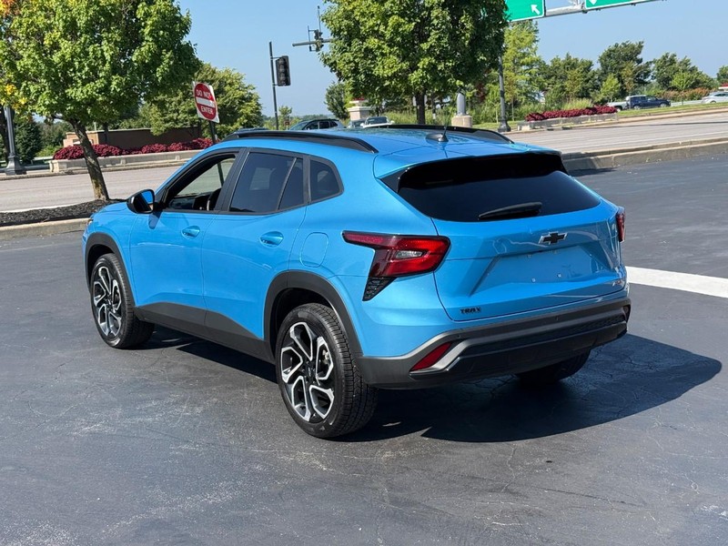 Chevrolet Trax Vehicle Full-screen Gallery Image 3