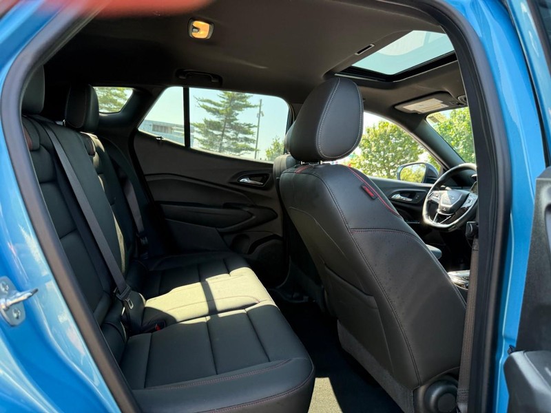 Chevrolet Trax Vehicle Full-screen Gallery Image 11