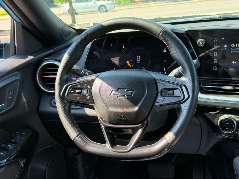 Chevrolet Trax Vehicle Full-screen Gallery Image 13