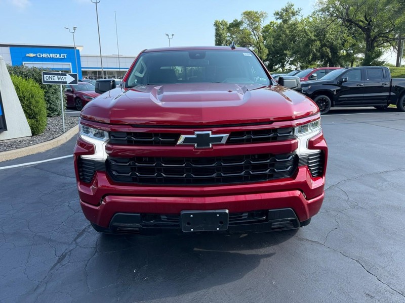 Chevrolet Silverado 1500 Vehicle Full-screen Gallery Image 10