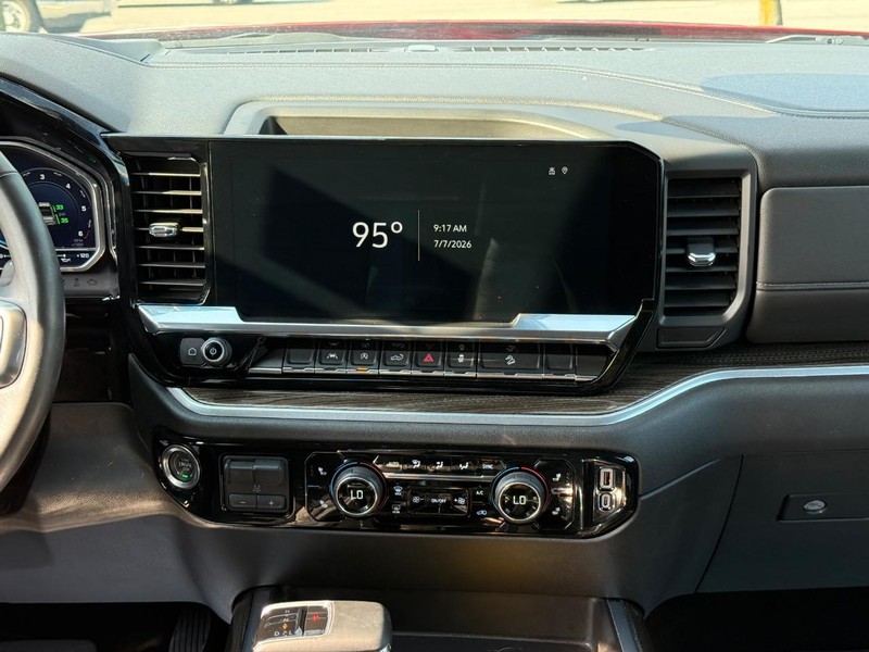 Chevrolet Silverado 1500 Vehicle Full-screen Gallery Image 14