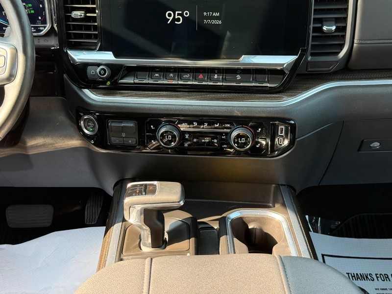 Chevrolet Silverado 1500 Vehicle Full-screen Gallery Image 15
