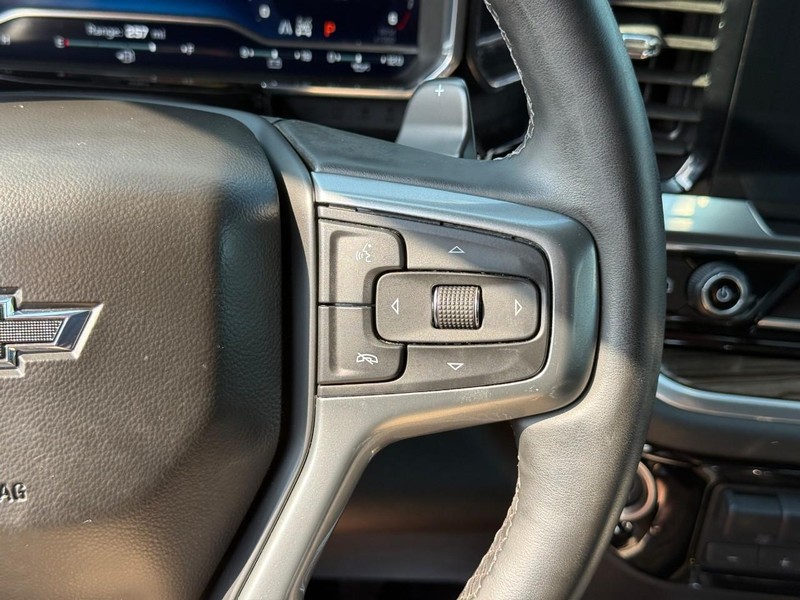 Chevrolet Silverado 1500 Vehicle Full-screen Gallery Image 20
