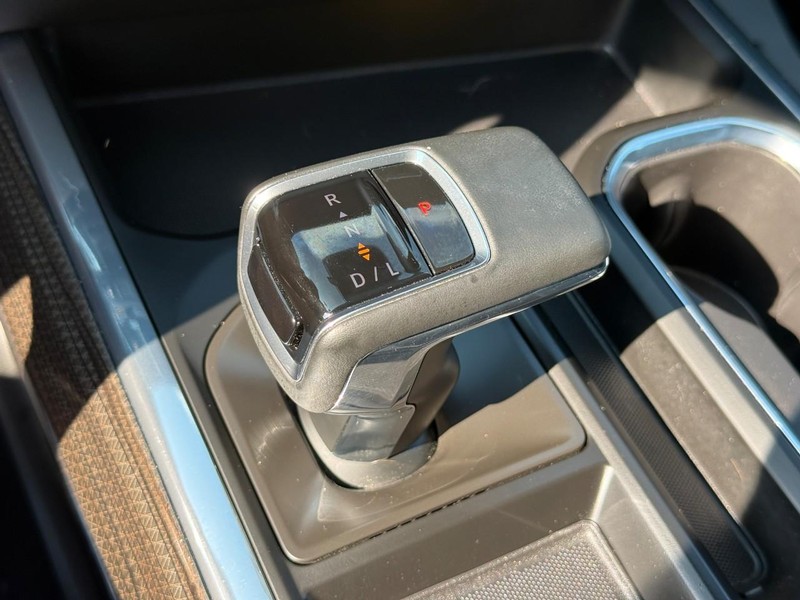 Chevrolet Silverado 1500 Vehicle Full-screen Gallery Image 22