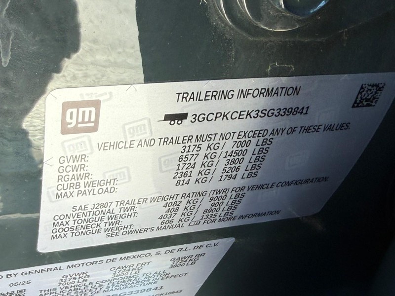 Chevrolet Silverado 1500 Vehicle Full-screen Gallery Image 24