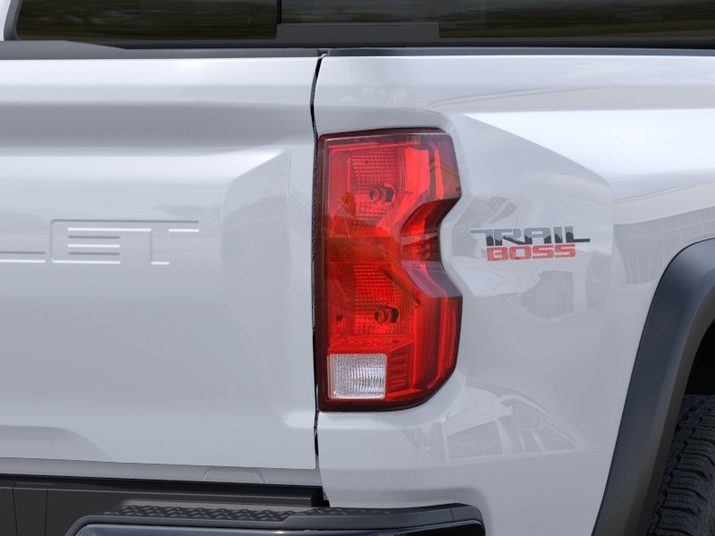 Chevrolet Colorado Vehicle Full-screen Gallery Image 11