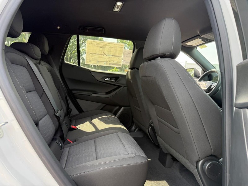 Chevrolet Equinox Vehicle Full-screen Gallery Image 5