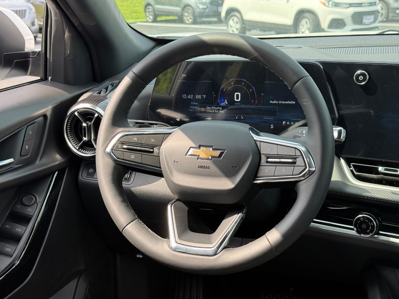 Chevrolet Equinox Vehicle Full-screen Gallery Image 7