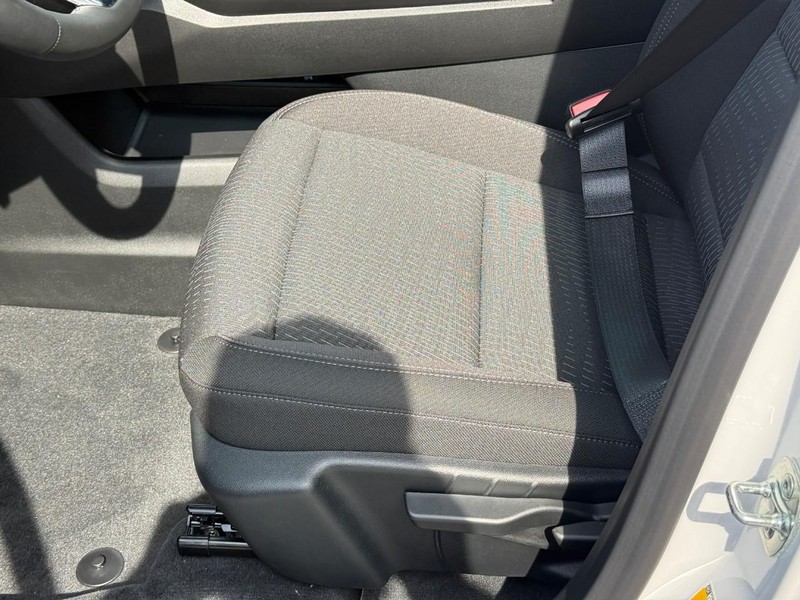 Chevrolet Equinox Vehicle Full-screen Gallery Image 11