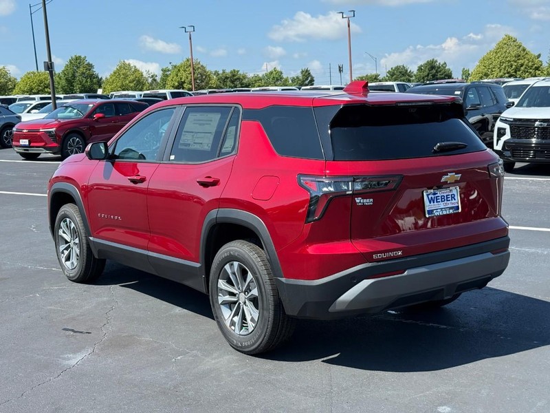 Chevrolet Equinox Vehicle Full-screen Gallery Image 3