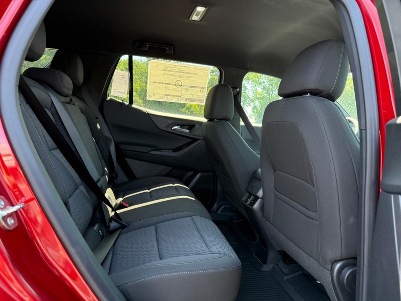 Chevrolet Equinox Vehicle Full-screen Gallery Image 5