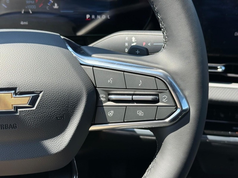 Chevrolet Equinox Vehicle Full-screen Gallery Image 13