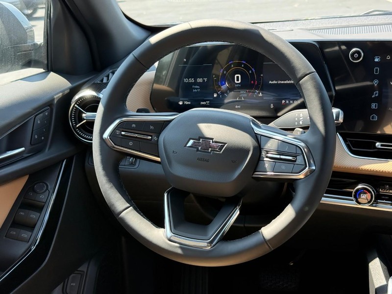 Chevrolet Equinox Vehicle Full-screen Gallery Image 7