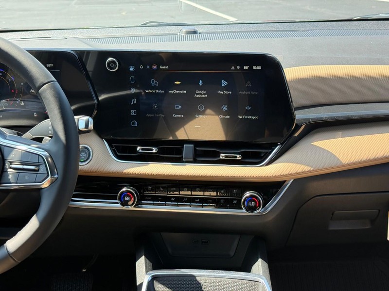 Chevrolet Equinox Vehicle Full-screen Gallery Image 8