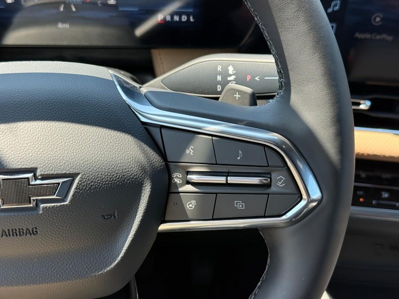 Chevrolet Equinox Vehicle Full-screen Gallery Image 15