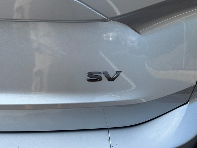 Nissan Rogue Vehicle Full-screen Gallery Image 5