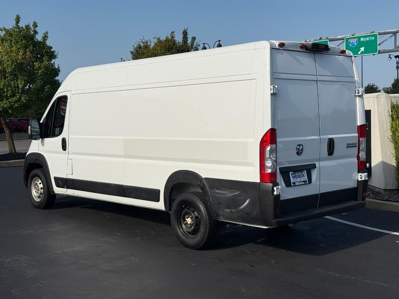 Ram ProMaster Cargo Van Vehicle Full-screen Gallery Image 3