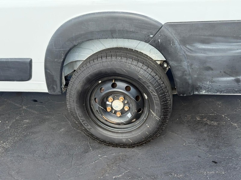 Ram ProMaster Cargo Van Vehicle Full-screen Gallery Image 4