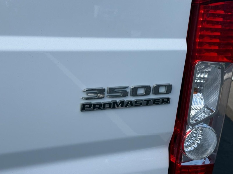 Ram ProMaster Cargo Van Vehicle Full-screen Gallery Image 5
