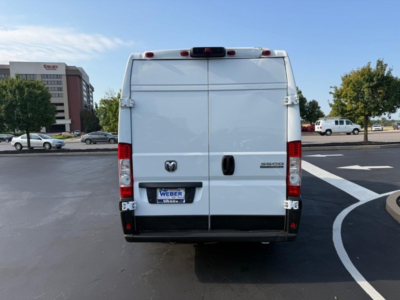 Ram ProMaster Cargo Van Vehicle Full-screen Gallery Image 6