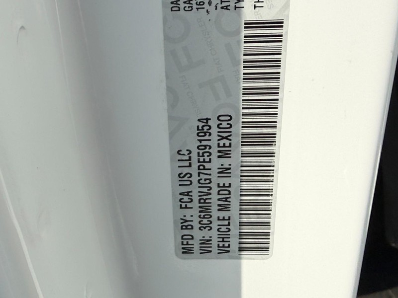 Ram ProMaster Cargo Van Vehicle Full-screen Gallery Image 19
