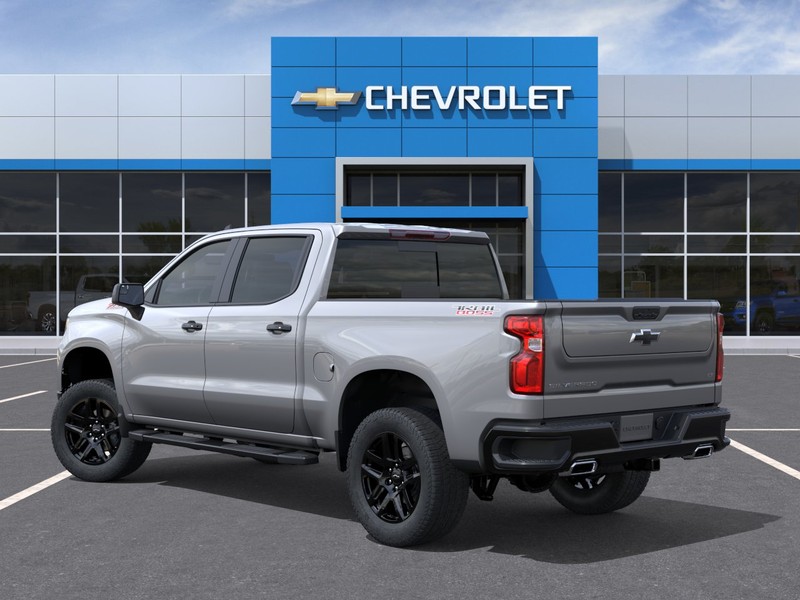 Chevrolet Silverado 1500 Vehicle Full-screen Gallery Image 3