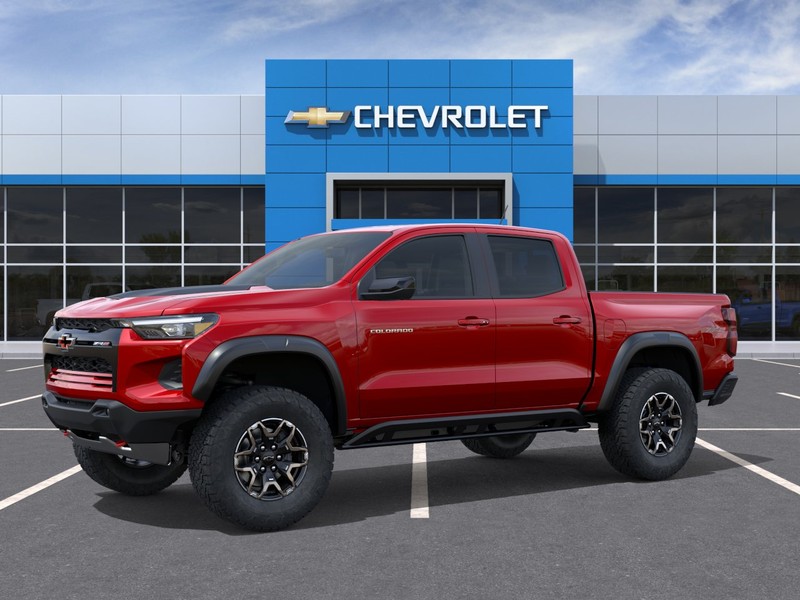 Chevrolet Colorado Vehicle Full-screen Gallery Image 2