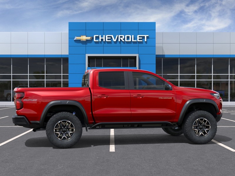 Chevrolet Colorado Vehicle Full-screen Gallery Image 5