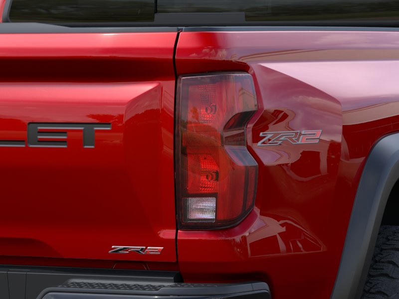 Chevrolet Colorado Vehicle Full-screen Gallery Image 11