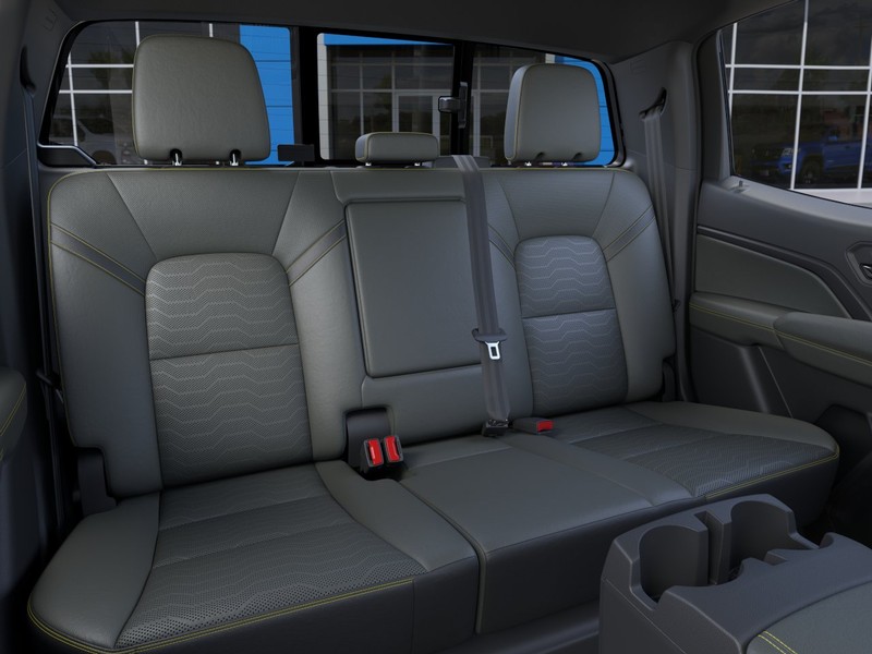 Chevrolet Colorado Vehicle Full-screen Gallery Image 17