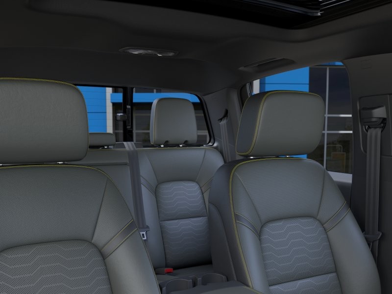 Chevrolet Colorado Vehicle Full-screen Gallery Image 24