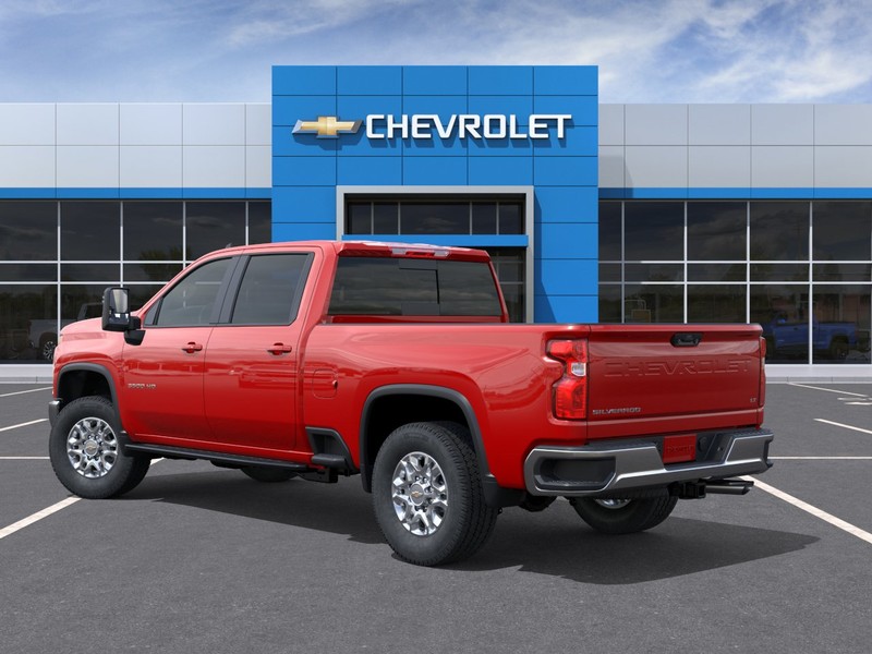 Chevrolet Silverado 3500HD Vehicle Full-screen Gallery Image 3