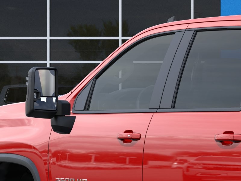 Chevrolet Silverado 3500HD Vehicle Full-screen Gallery Image 12