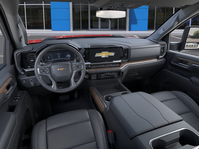 Chevrolet Silverado 3500HD Vehicle Full-screen Gallery Image 15